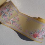 BORDURE PAPIER AVEC EFFET ROSES EN GAUFRE