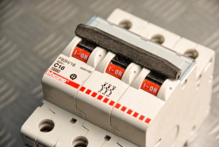 product-13615-0-c1a5beef-700 Bticino F83H/16 interruttore magnetotermico 3 poli 16A P.I. 10KA - immagine 1