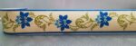 BORDURE ADHÉSIVE À FLEURS BLEUES