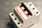 Interruttore magnetotermico modulare F83/16 - immagine 2