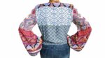 Camicetta a maniche a campana con scollo a V e stampa floreale boho. - immagine 2