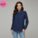 Blusa blu   con un ornamento gioiello sul colletto