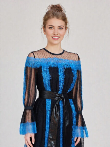 Robe courte bicolore noire et bleue en tulle et dentelle
