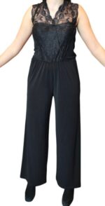 tuta intera (jumpsuit) nera elegante con un corpetto in pizzo senza maniche e pantaloni a gamba larga - immagine 3