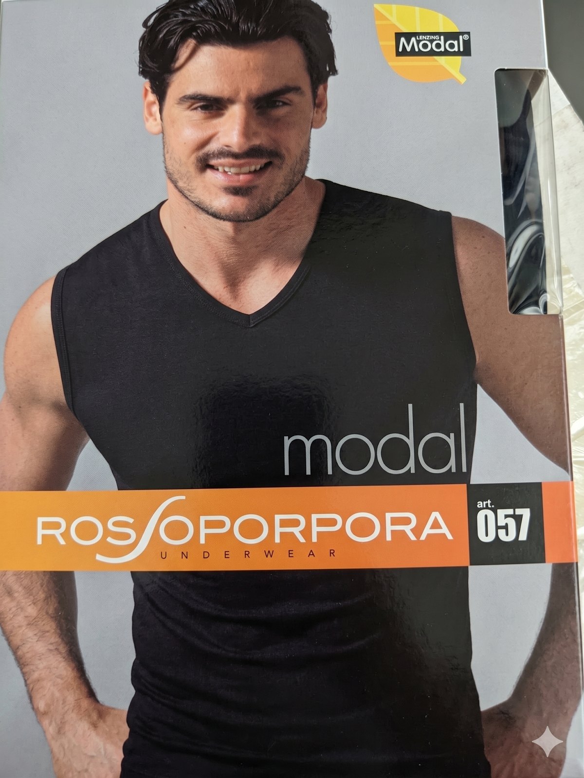 T-SHIRT A V SENZA MANICHE MODAL ROSSOPORPORA T-SHIRT A V SENZA MANICHE MODAL ROSSOPORPORA